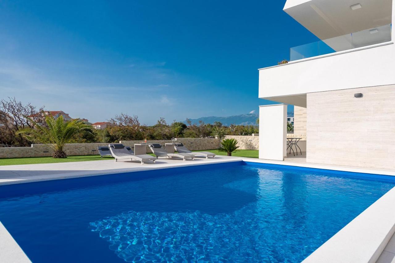 Apartments & Rooms Pool Villas Maris Novalja Exteriör bild