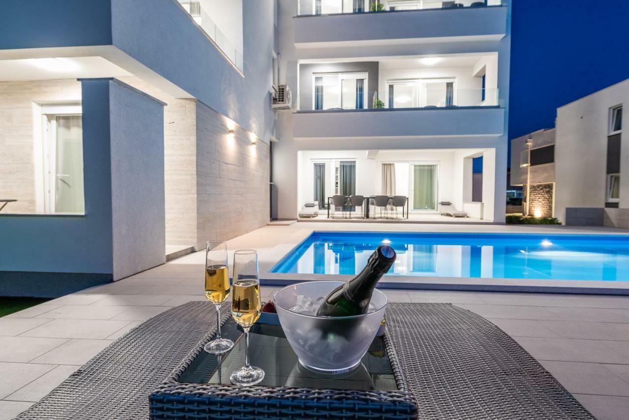 Apartments & Rooms Pool Villas Maris Novalja Exteriör bild