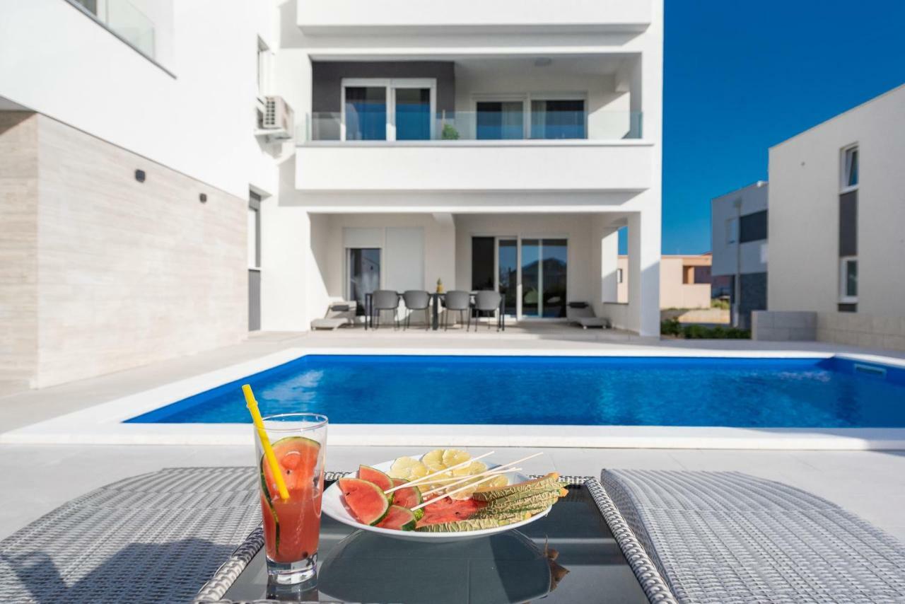 Apartments & Rooms Pool Villas Maris Novalja Exteriör bild