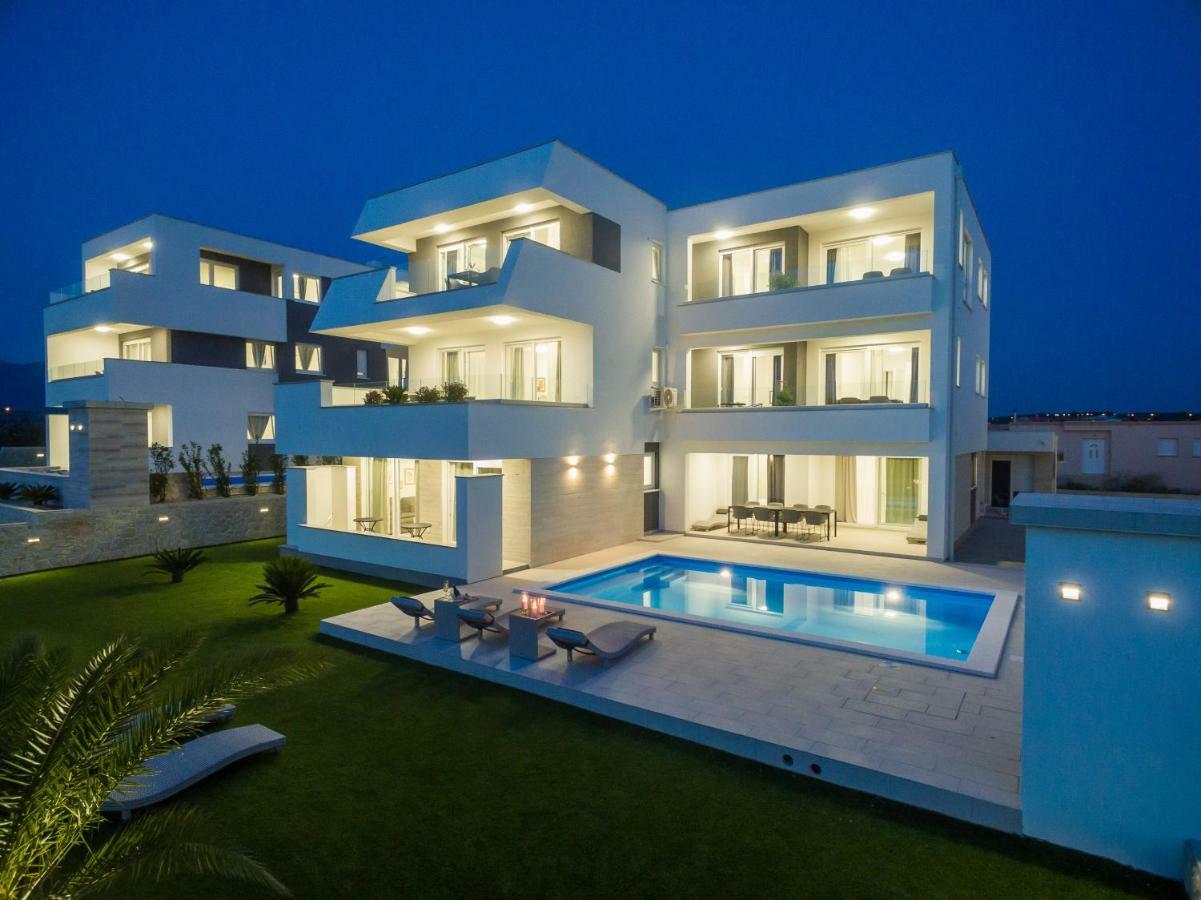 Apartments & Rooms Pool Villas Maris Novalja Exteriör bild