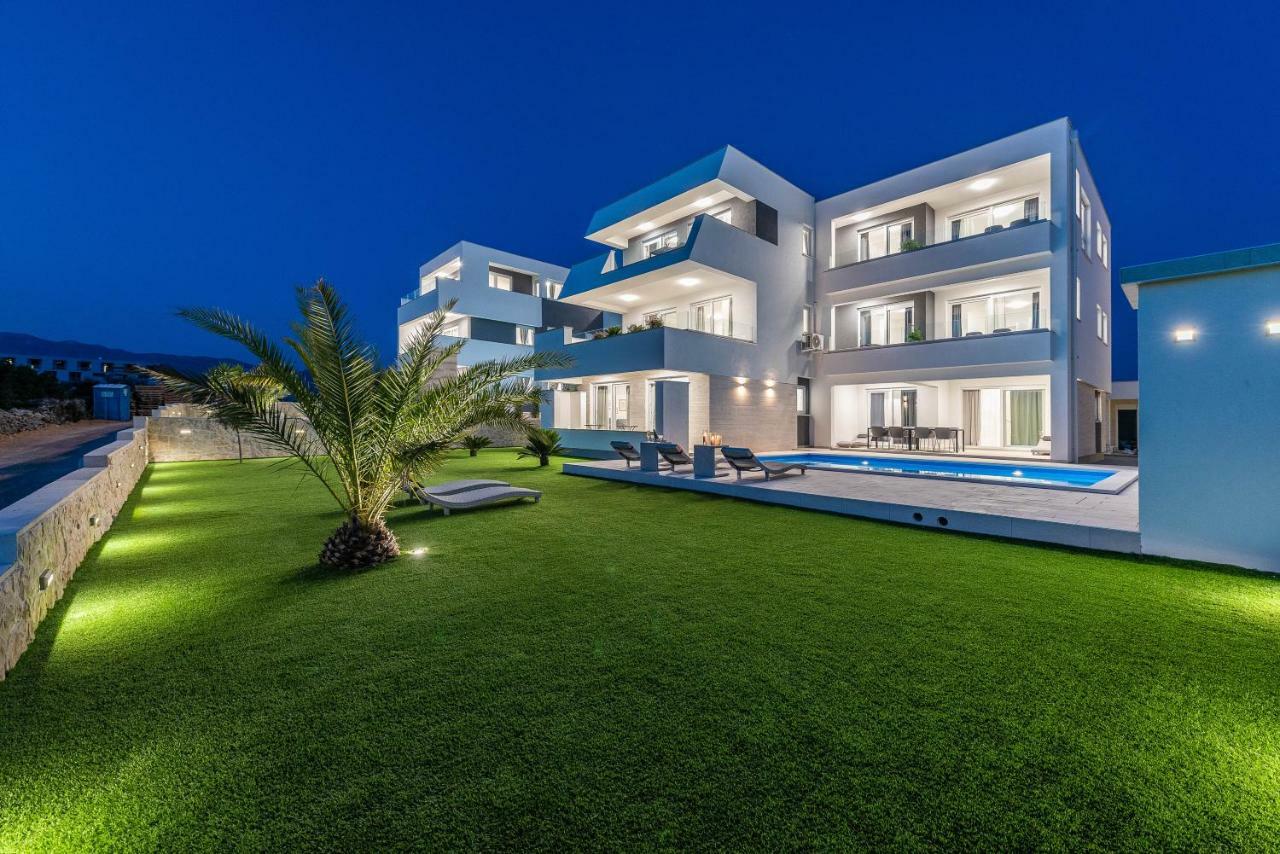 Apartments & Rooms Pool Villas Maris Novalja Exteriör bild