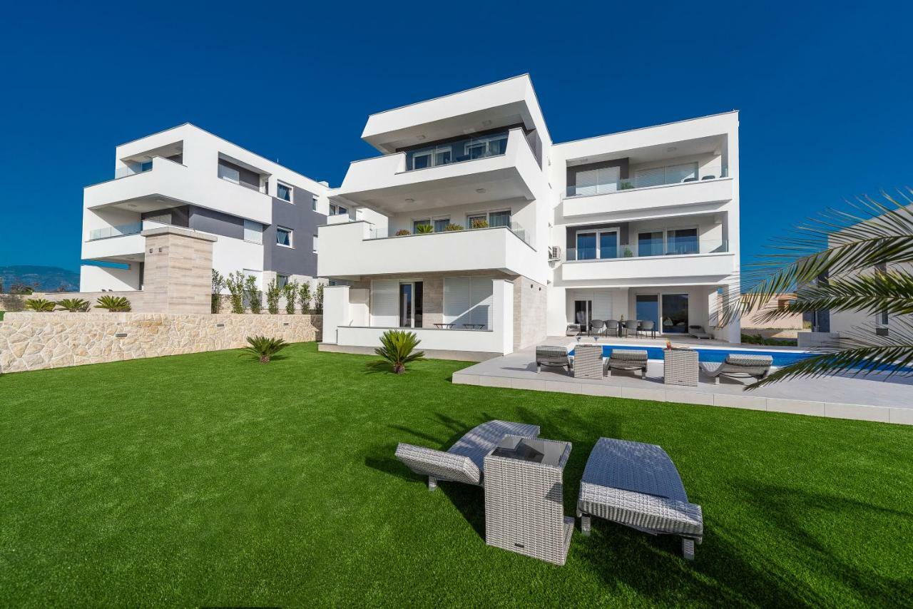 Apartments & Rooms Pool Villas Maris Novalja Exteriör bild
